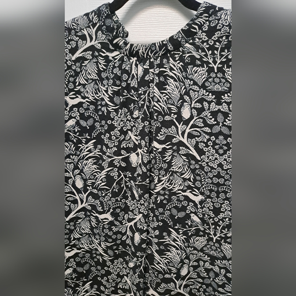 Old Navy Black and White Casual Button Down Shirt - Picture 4 of 4